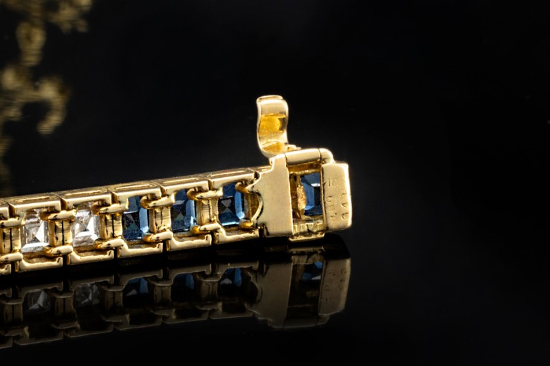 Armband Saphire und Diamanten eckig Tennisarmband Blau Weiß Gelbgold 750 