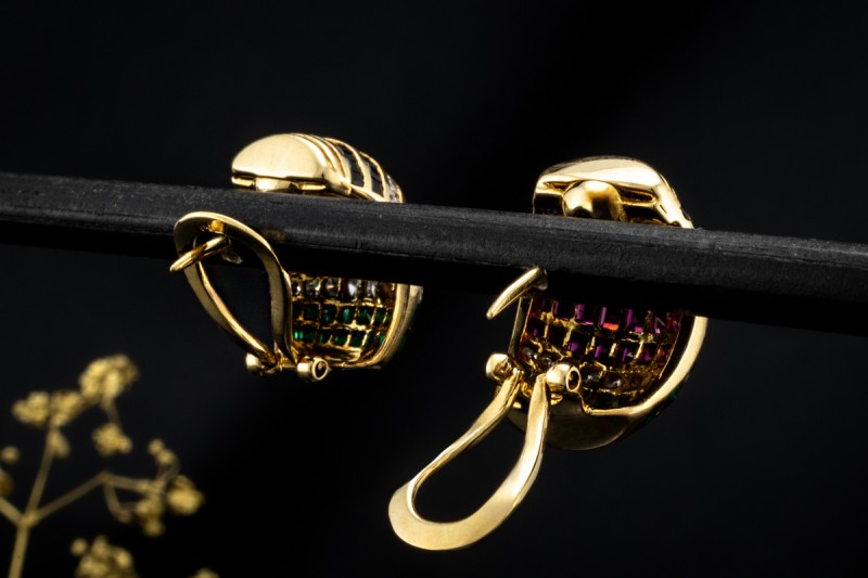 Halbcreolen Ohrringe mit Rubin Smaragd Saphir Diamanten in Gelbgold 750 