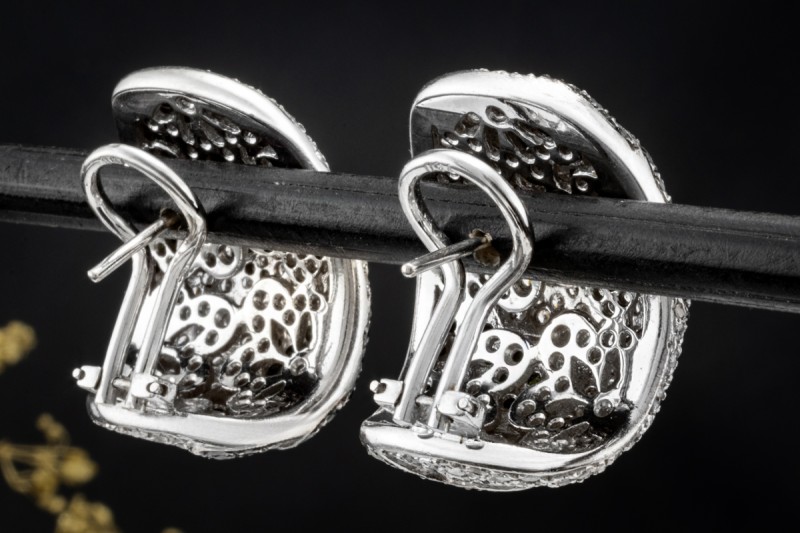 Ohrstecker Creolen Flowers Blumen Diamanten Schwarz Weiß in Weißgold 750 