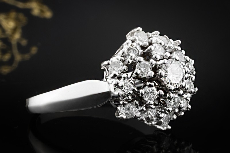 Diamant-Cluster Ring Diamanten 585er Weißgold Vintage Goldschmiedearbeit 