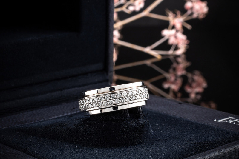 Piaget Possession Ring Drehring mit 1,2 ct. Brillanten in Weißgold Gr 54 