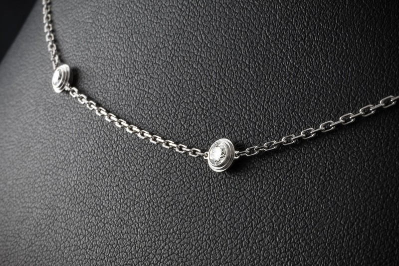 Cartier Collier Kette Diamant Léger mit 8 Diamanten in 750er Weißgold 