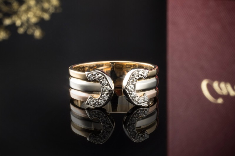 Cartier Ring C de Cartier Doppel C mit Diamanten in 750er Gold Tricolor 