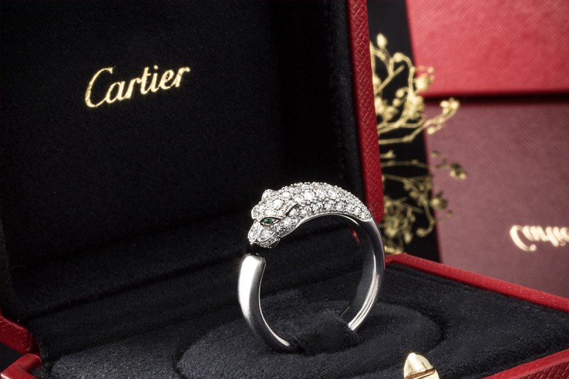 Panthère de Cartier Ring mit 72 Diamanten Smaragd Onyx Weißgold Full Set 