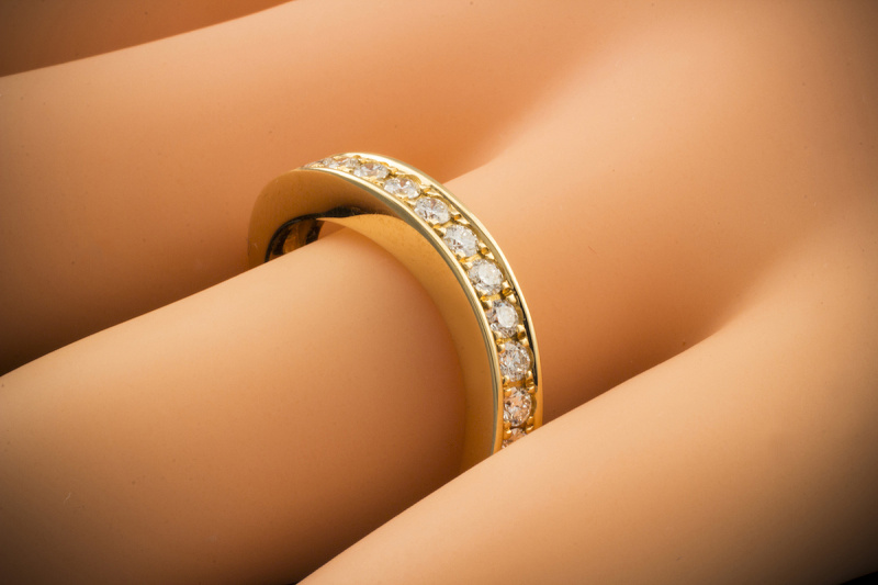 Schwungvoller Halb Memoire Ring mit 0,45 CT Brillanten in 750er Gelbgold 