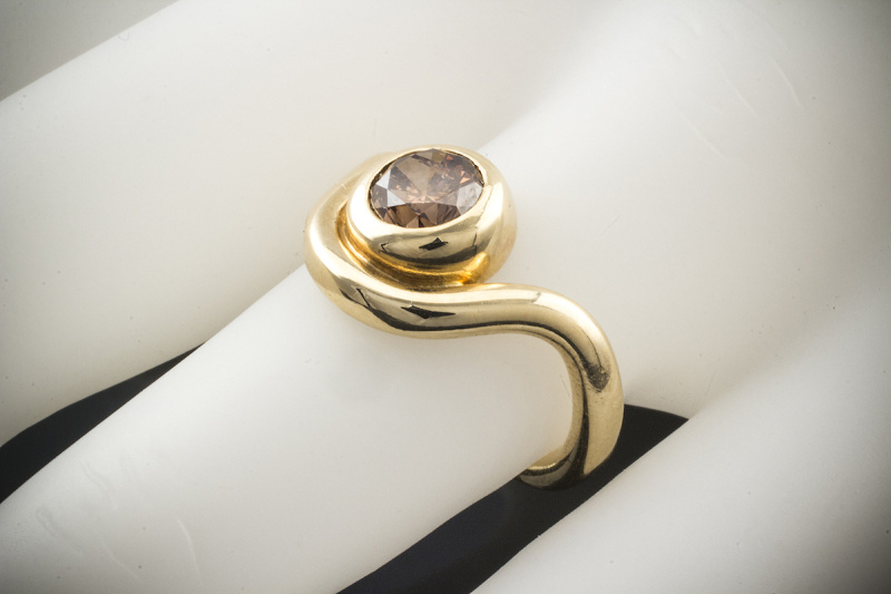 Besonderer SOLITÄR Ring mit 1 BRILLANT 0,80 CT in 585er Gelbgold 