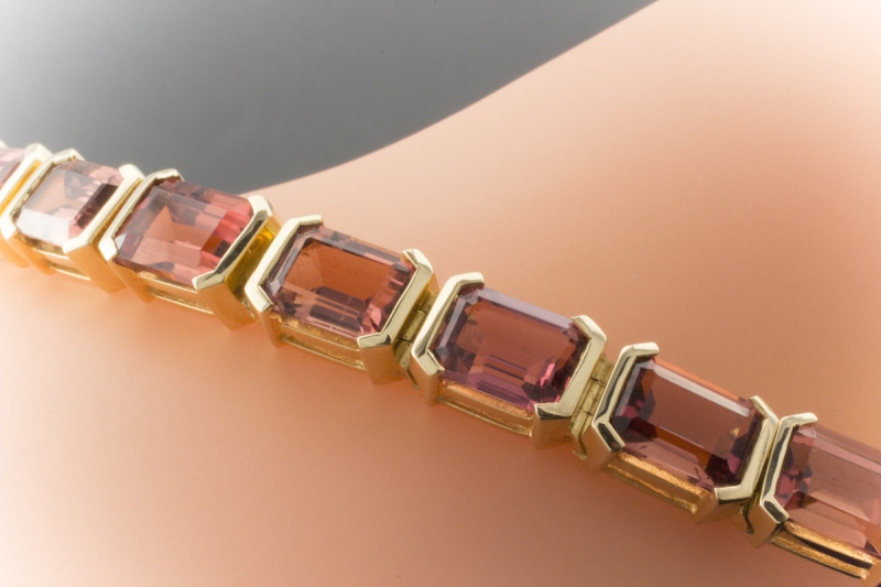 Rubellit Armband Emerald Cut in 750er Gelbgold 22,5 cm 