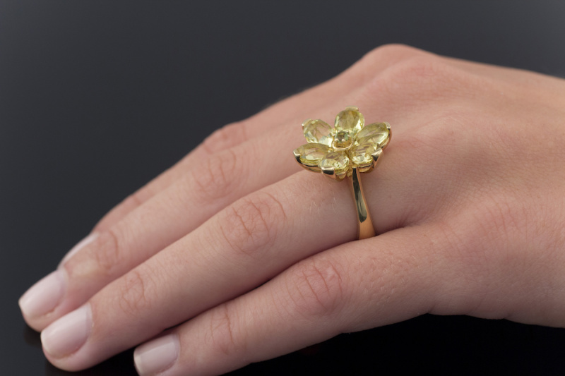 Designer Ring Motiv Blume mit Goldberyll und Peridot in 750er Gelbgold LP 2.710,- 