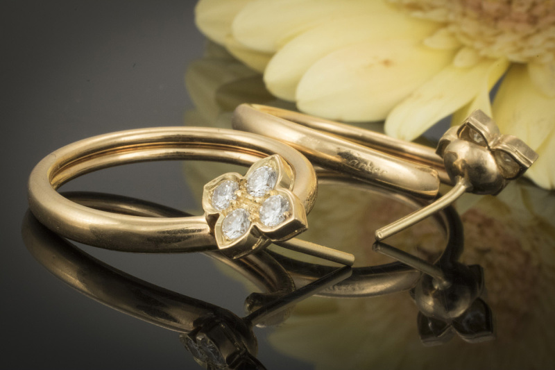 Cartier Hindu Floral Ohrringe Creolen Ohrstecker mit Brillanten in 750er Gelbgold 