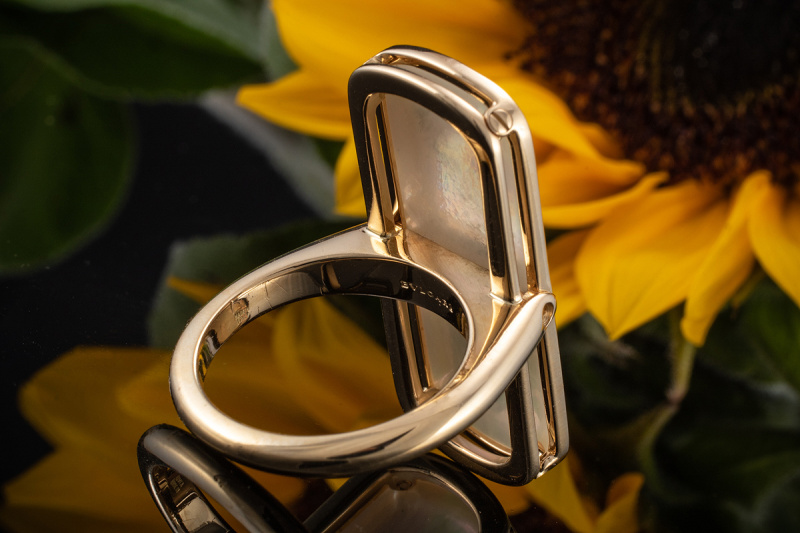 Bulgari BVLGARI Optical Ring mit Perlmutt in 750er Gelbgold Neuwertig 