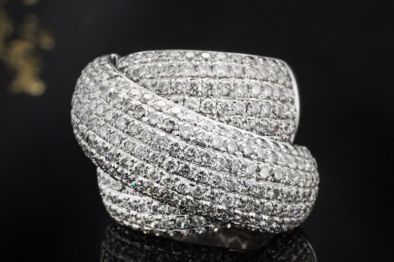 Juwelier Uttermann Ring Crossover 325 Diamanten in 750er Weißgold Arbeit 