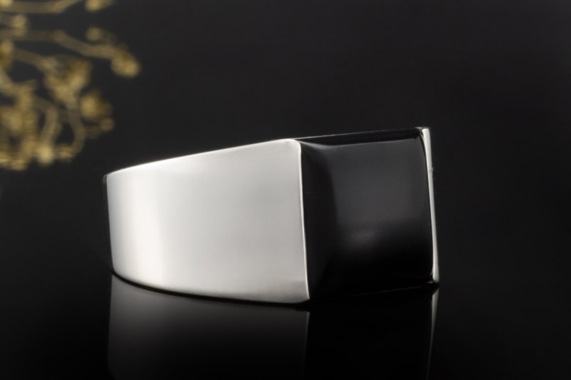 Cartier Tank Ring mit Onyx Großes Modell Massiv Gr. 64 in 750er Weißgold 