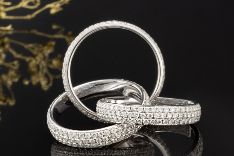 Designer Dreier Ring 3,50 Carat Diamanten rundum in 750er Weißgold Gr 52 