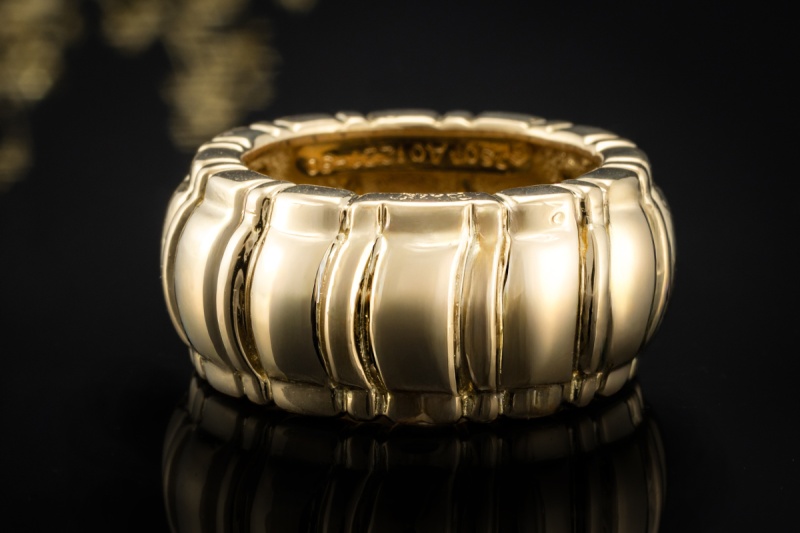 Piaget Bandring Breiter gewellter Designer Goldring in 750er Gelbgold 