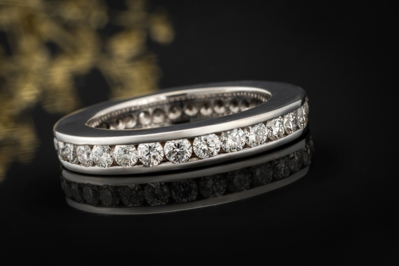 Memoire Ring mit Diamanten Massive Goldschmiedearbeit in Weißgold Gr. 53 