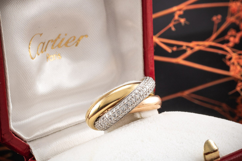 Cartier Trinity Ring Klassisch mit 3 Reihen Diamanten Gold Full Set Gr49 