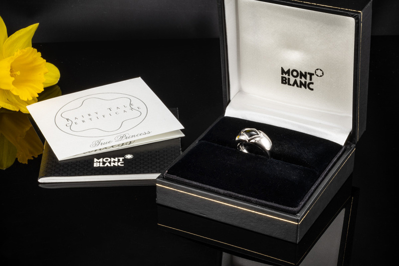 Montblanc Ring mit Turmalin Raute Cabochon Schliff in 750er Weißgold OVP 