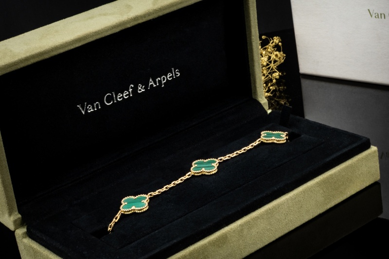 Van Cleef & Arpels Armband Vintage Alhambra Malachit Gelbgold Full Set 