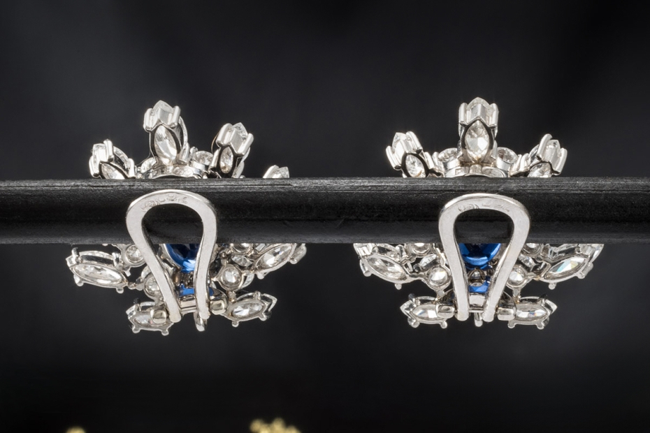 Ohrringe Ohrclips mit Oval Saphir und Diamanten in Platin und Weißgold 