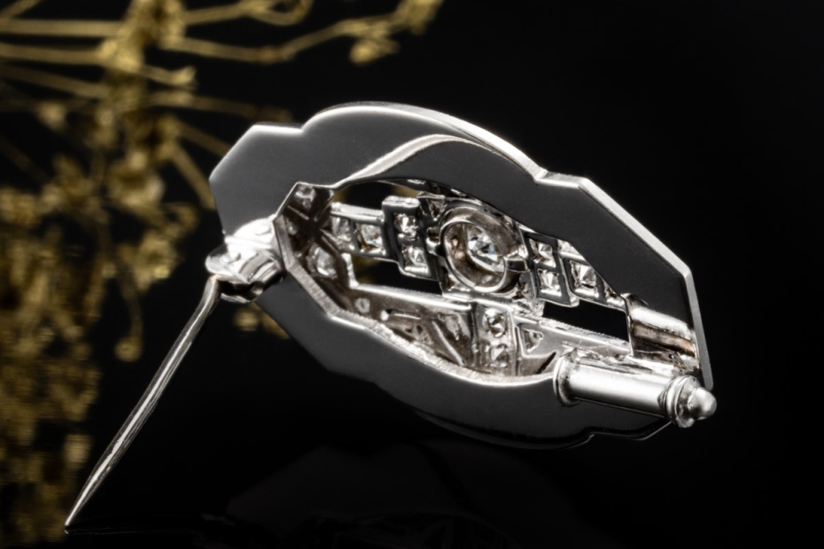Antike Art Déco Brosche Ovale Nadel mit Altschliff Diamanten in Weißgold 