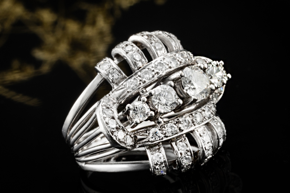 Vintage Cluster Ring mit Diamanten Goldschmiedearbeit in 750er Weißgold 