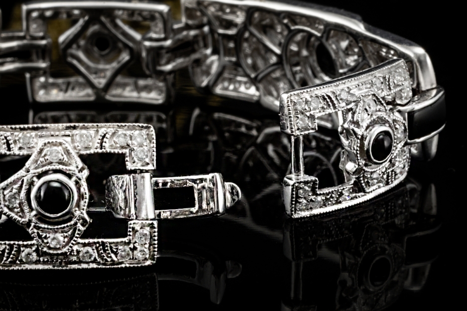 Antikes Armband mit Diamanten und Onyx Vollbesatz in 750er Weissgold 