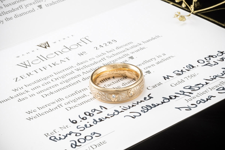 Wellendorff Ring Drehring Seidenschimmer Creme 11 Diamanten Gelbgold 750 