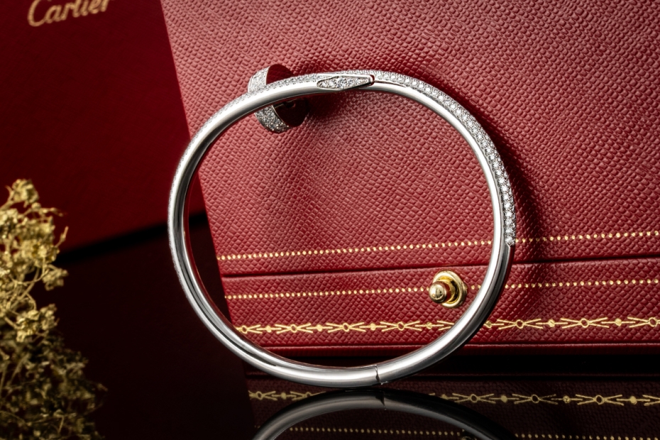 Cartier Juste un Clou Armreif mit 374 Diamanten in 750er Weißgold Gr. 16 
