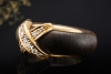 Leo Wittwer Ring Kreuz X Holzarbeit mit Diamanten in 750er Roségold 