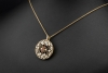 Großer runder Art déco Anhänger mit Diamanten und Rubin in Gelbgold 750 