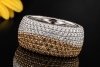 noor Pavé Ring mit weißen und braunen Diamanten in Weißgold Gelbgold 750 
