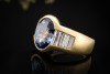 Ring mit ovalem Saphir und Baguette Diamanten Handarbeit in Gelbgold 750 