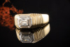 Herrenring Ring mit Emerald Cut Diamant Massive Arbeit in 750er Gelbgold 