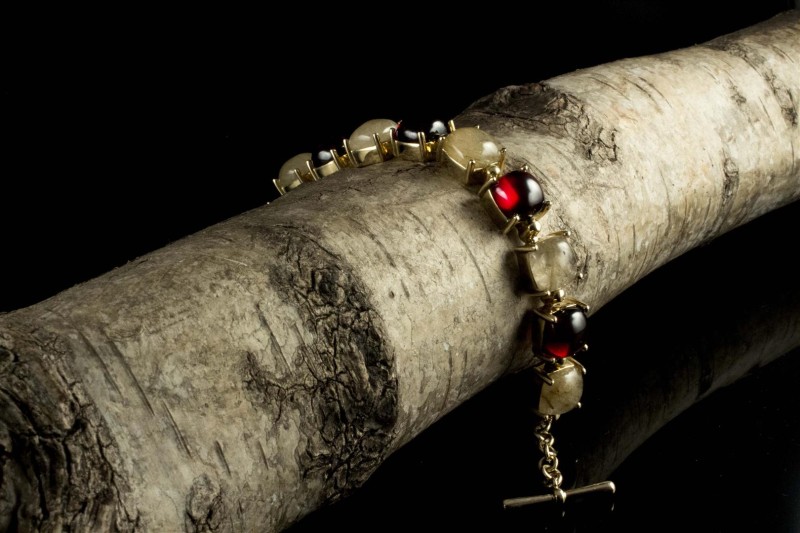 Armband mit 40 Carat Rutil Quarz & Granat Cabochons in 585er Gelbgold 