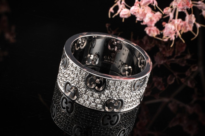 Gucci Ring Breiter Memoire Ring Bandring mit Diamanten in Weißgold 750 