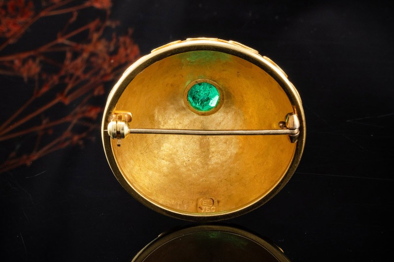 Elisabeth Treskow Brosche mit Smaragd Goldschmiedekunst in Gelbgold 750 