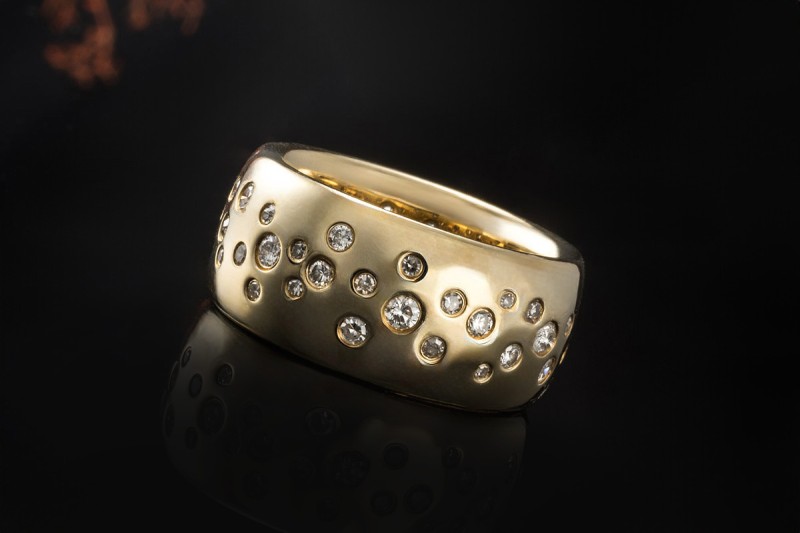 Sternenhimmel Ring mit Diamanten Massive Goldschmiedearbeit Gelbgold 750 