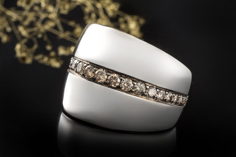 Al Coro Ring Offene Ringschiene mit braunen Diamanten in 750er Weißgold 