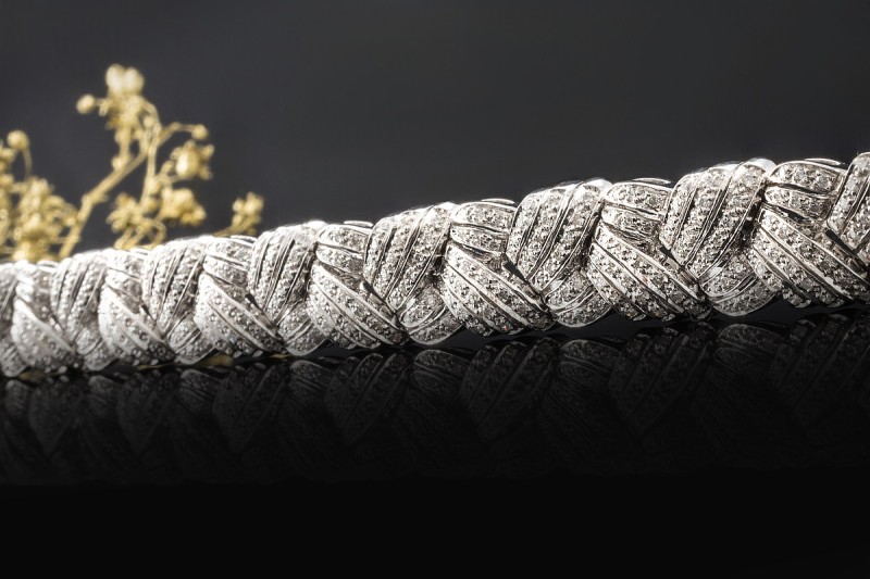 Armband mit Diamanten in 750er Weißgold Detailverliebtes Gliederarmband 