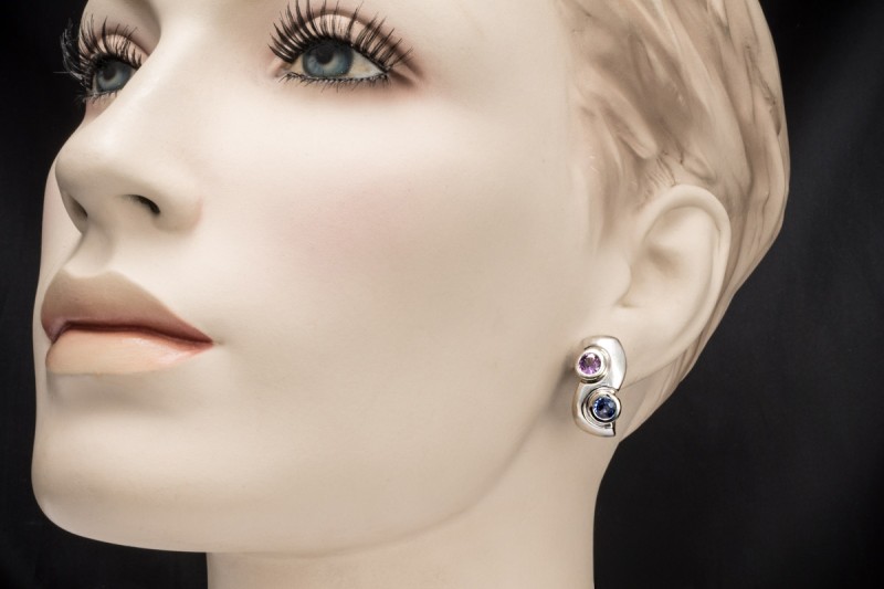 Odenwald Ohrclips Ohrstecker Tango mit Saphir Blau Violett Weißgold 750 