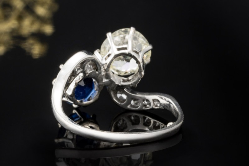 Antiker Saphir und Diamant Ring Altschliff Blau Weiß in Weißgold Arbeit 