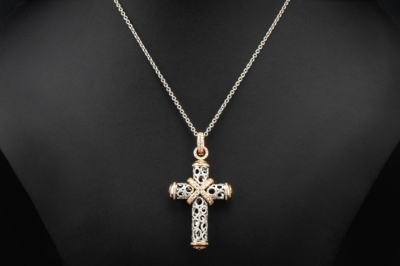 Leo Wittwer Kreuz Anhänger mit Diamanten in 750er Weißgold und Roségold 
