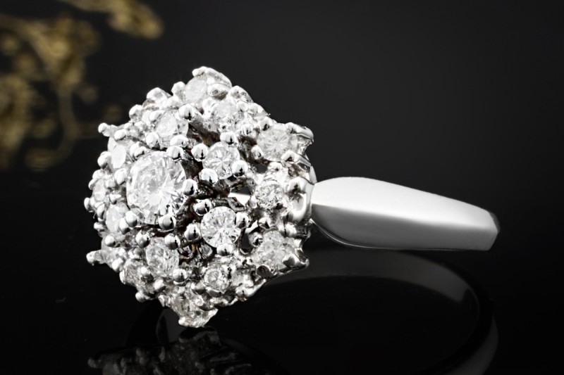 Diamant-Cluster Ring Diamanten 585er Weißgold Vintage Goldschmiedearbeit 