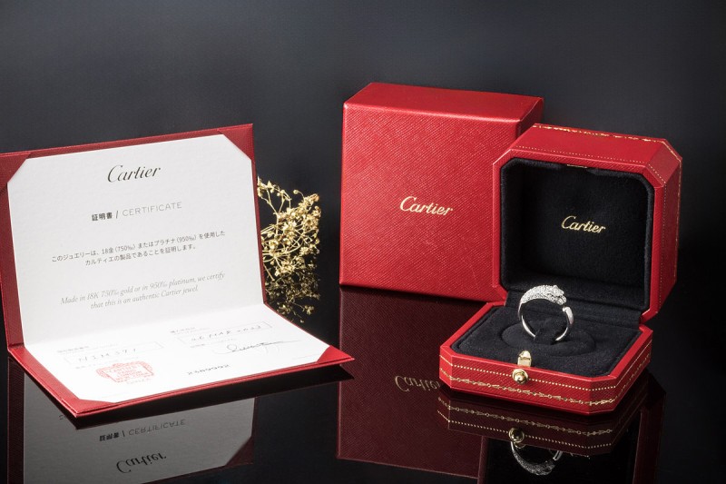 Panthère de Cartier Ring mit 72 Diamanten Smaragd Onyx Weißgold Full Set 