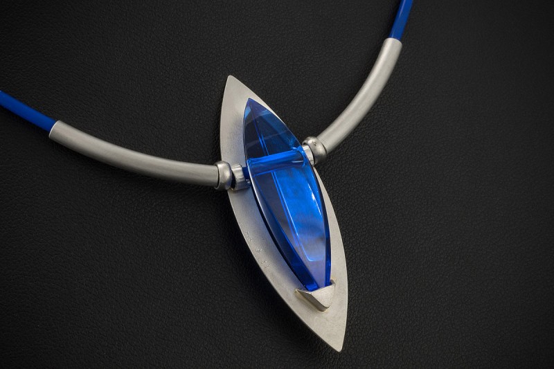 Bunz Design Collier Blau 950er Platin 750er Gelbgold Kautschuk Halsreif 