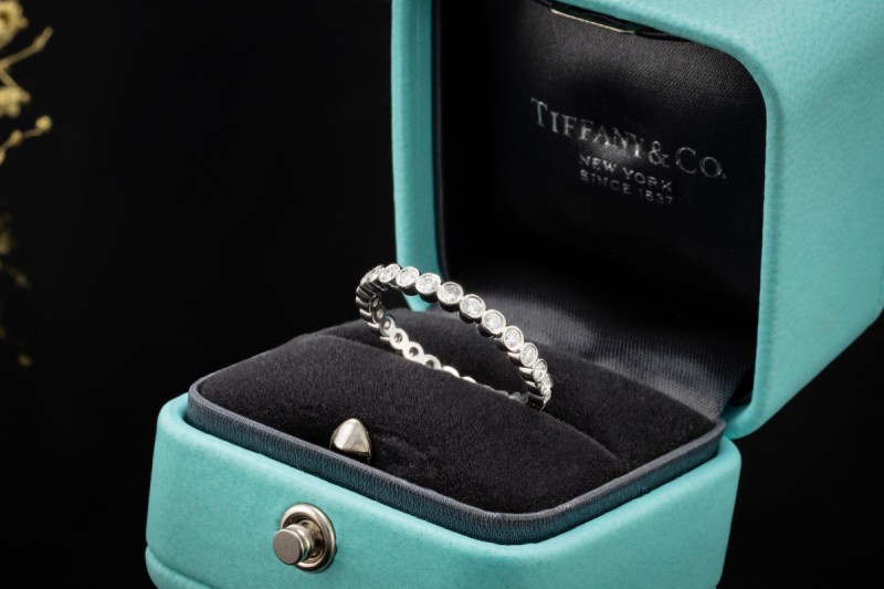 Tiffany & Co. Memoire Ring Ehering mit Diamanten in 950er Platin Gr. 57 