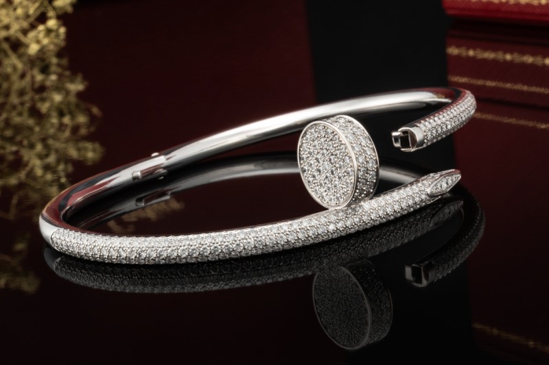Cartier Juste un Clou Armreif mit 374 Diamanten in 750er Weißgold Gr. 16 