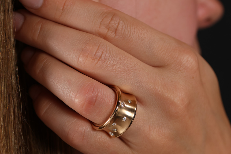 Massiver Odenwald Ring mit Diamanten Brillanten in Rotgold Rosegold 750 