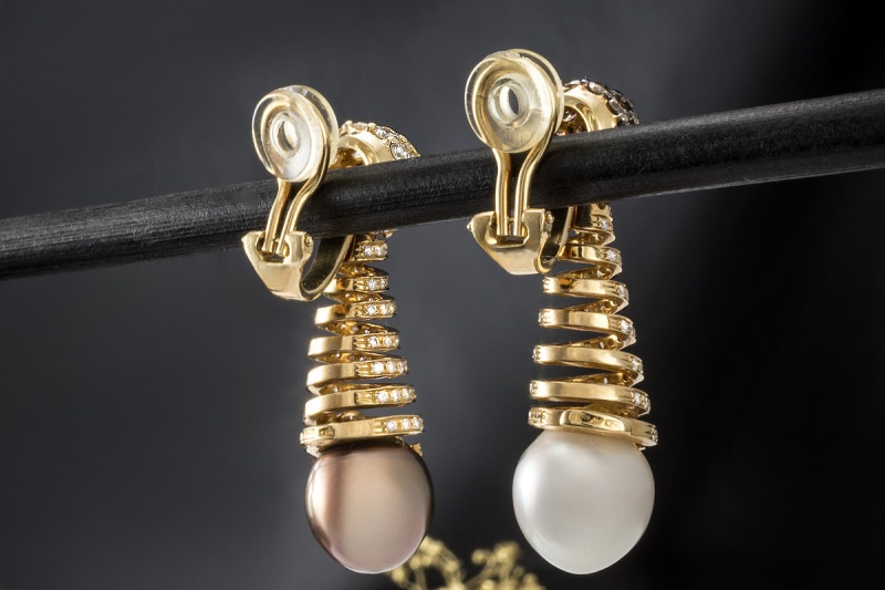 Ohrringe Ohrclips aus Gelbgold 750 mit Diamanten Südsee- und Tahitiperle 