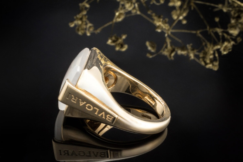 BVLGARI Ring Facettierter Rosenquarz Massive Arbeit in 750er Gelbgold 